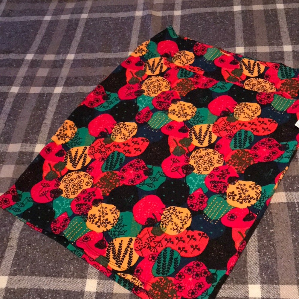 Brand new Lularoe Cassie skirt